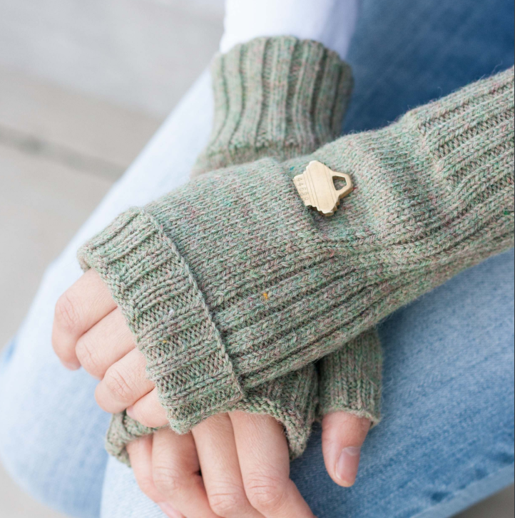 Estelle Fingering - Fingerless Pocket Mitts